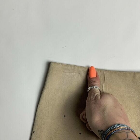 White House Black Market Tan Leather Mini Pencil Skirt SZ 2 Studs Indie Festival - Picture 8 of 8